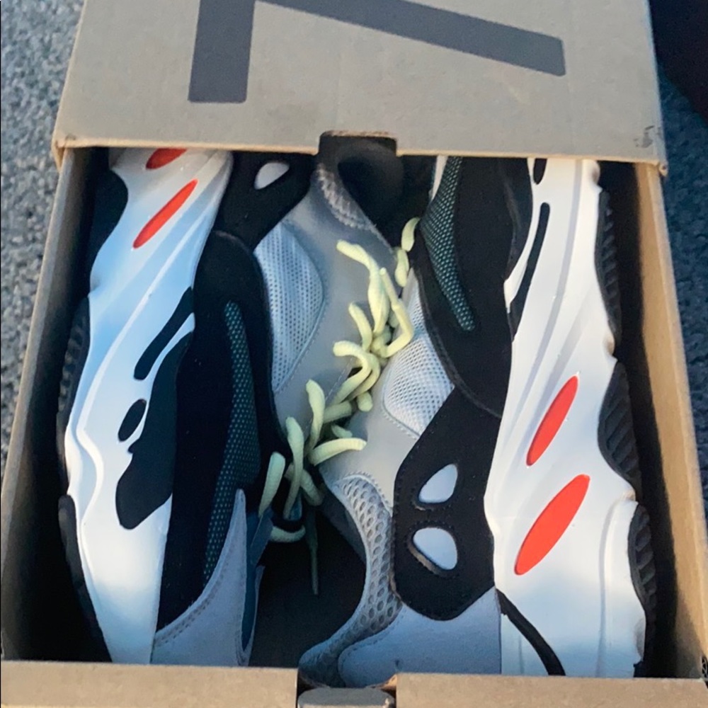 Yezzy 700 wave runners